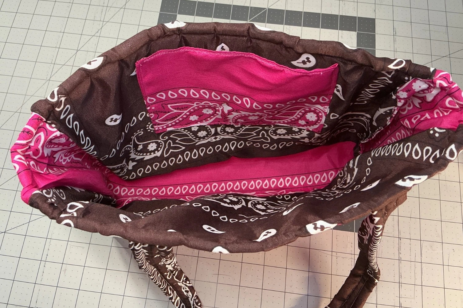 Good Luck Horse Shoe - Medium Bandana Bag