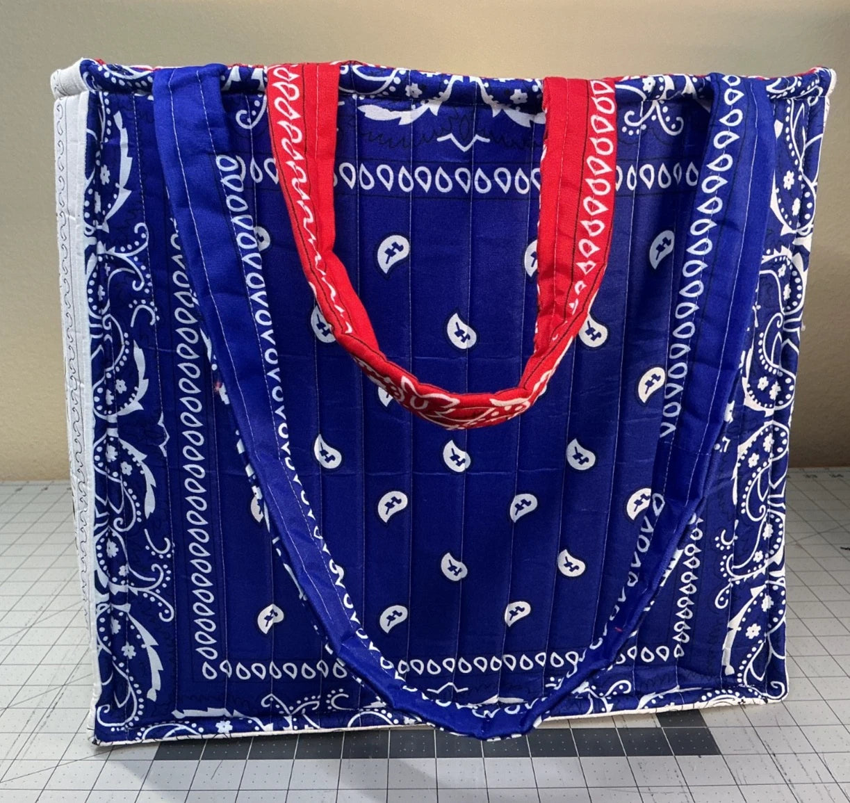 Giddy Upn - Large Bandana Bag