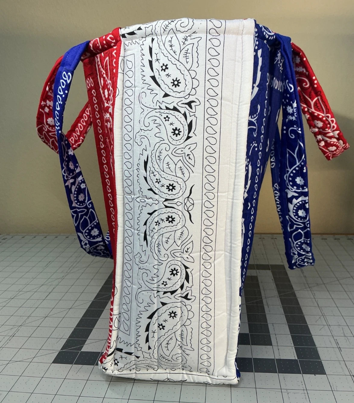 Giddy Upn - Large Bandana Bag