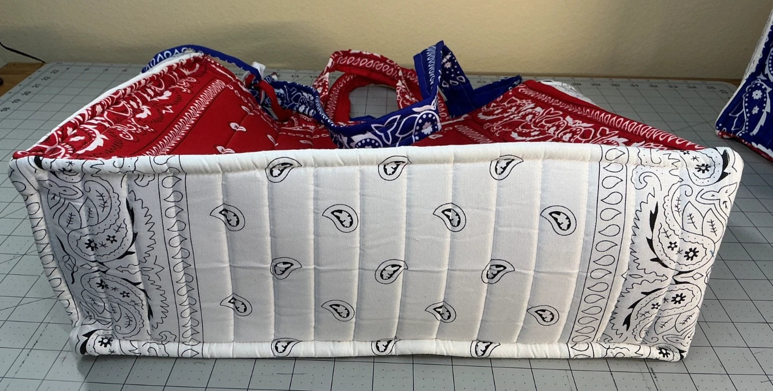 Giddy Upn - Large Bandana Bag