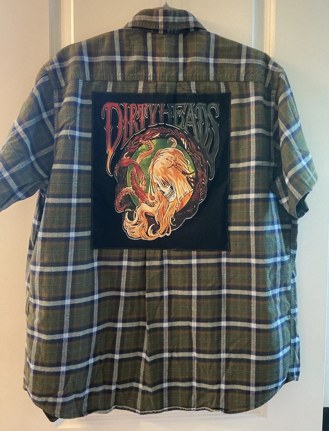 DIRTY HEADS UP-CYCLED SHORT BUTTON DOWN