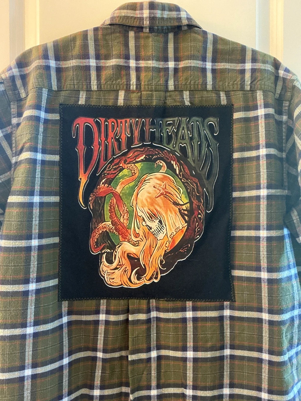 DIRTY HEADS UP-CYCLED SHORT BUTTON DOWN