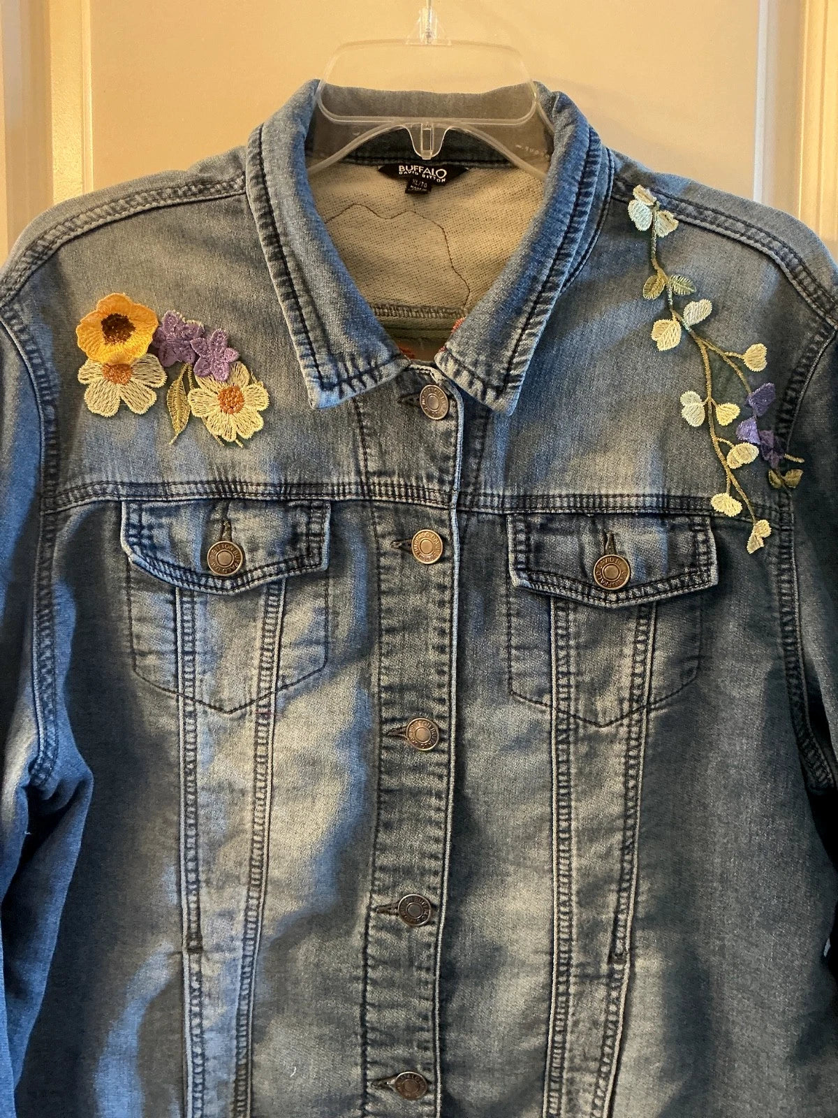 BIG FLOWERS LACE CUT-OUTS DENIM TRUCKER JEAN JACKETS (Copy)